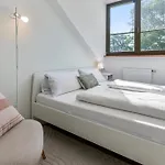 Flatista Homes - Penthouse With Rooftop Gym München