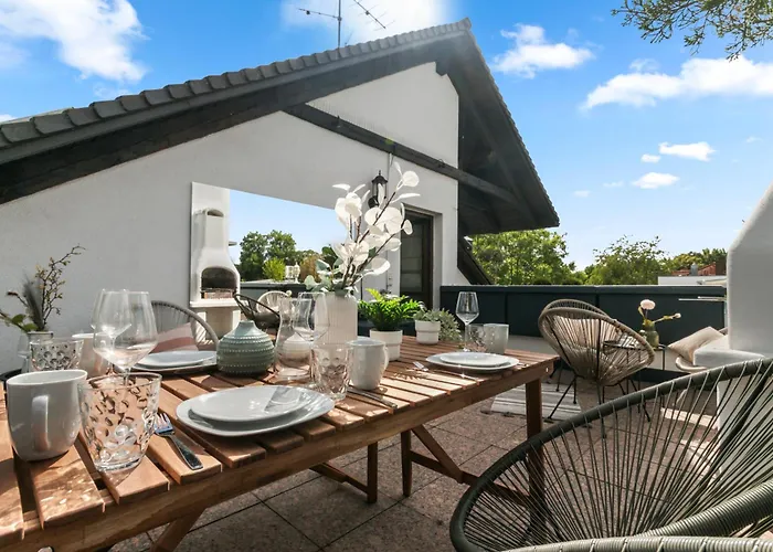 Flatista Homes - Penthouse With Rooftop Gym
