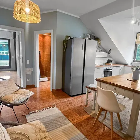 Flatista Homes - Penthouse With Rooftop Gym 뮌헨