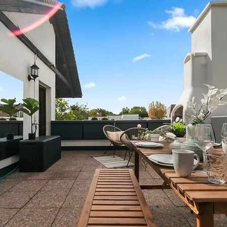 Flatista Homes - Penthouse With Rooftop Gym