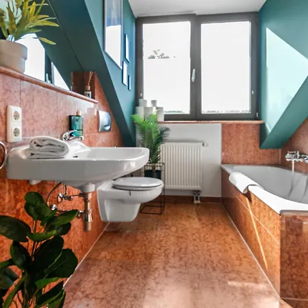 Flatista Homes - Penthouse With Rooftop Gym