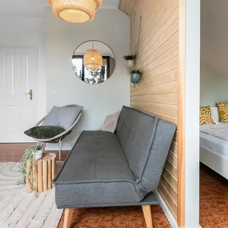 Flatista Homes - Penthouse With Rooftop Gym Apartment *