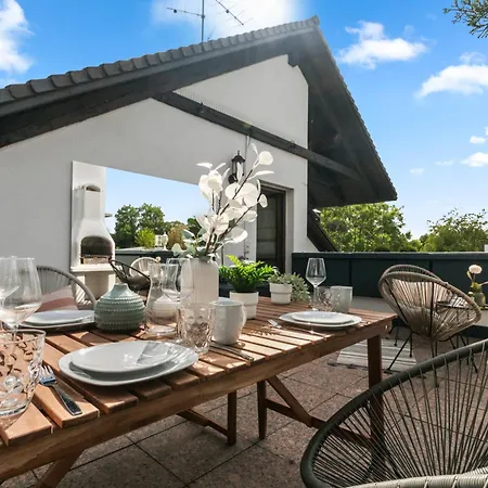 Flatista Homes - Penthouse With Rooftop Gym