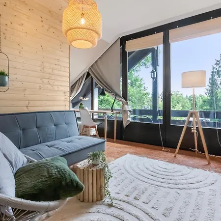 아파트 Flatista Homes - Penthouse With Rooftop Gym *