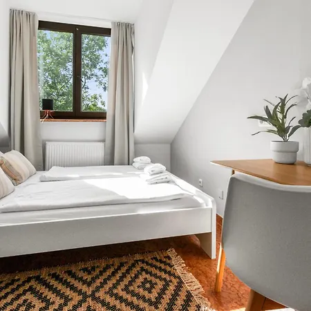 Flatista Homes - Penthouse With Rooftop Gym 뮌헨