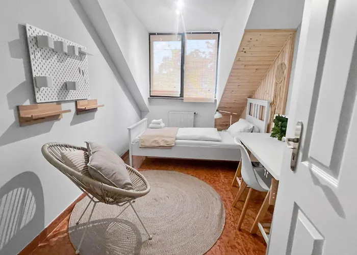 Flatista Homes - Penthouse With Rooftop Gym München