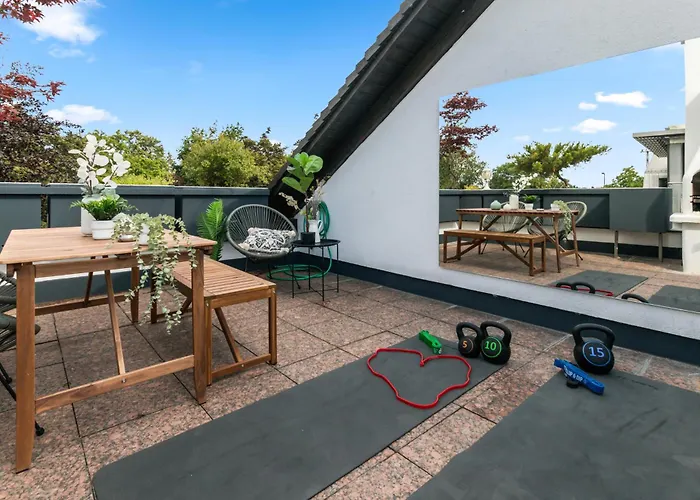 Flatista Homes - Penthouse With Rooftop Gym Lejlighed München
