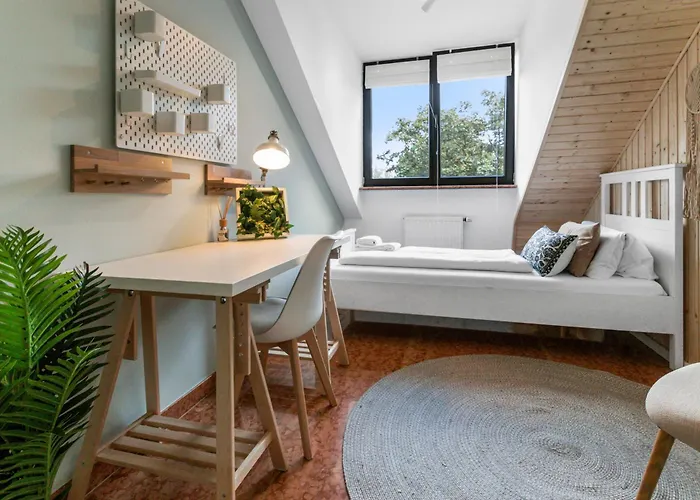 Flatista Homes - Penthouse With Rooftop Gym