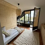 Flatista Homes - Penthouse With Rooftop Gym *