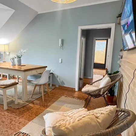Flatista Homes - Penthouse With Rooftop Gym